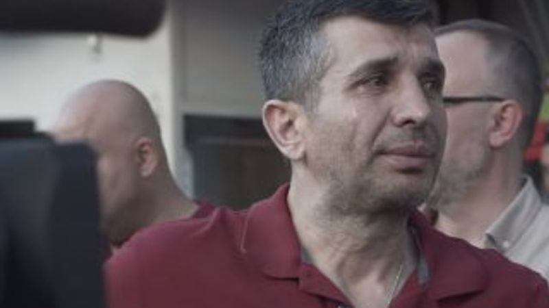 AK Partililer İstanbul İl Başkanlığı önünde gözyaşı döktü