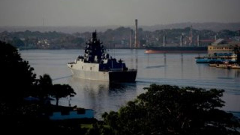 Rus donanması Küba'da
