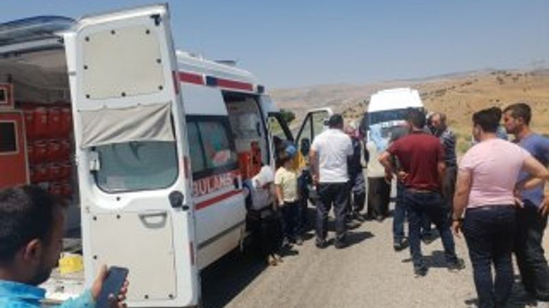 Siirt'te trafik kazası: 1'i ağır 10 yaralı