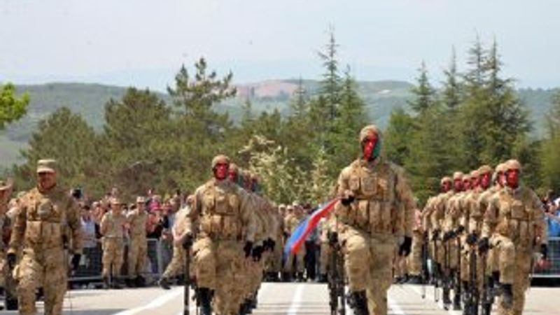 Askerler terhis için saat sayıyor