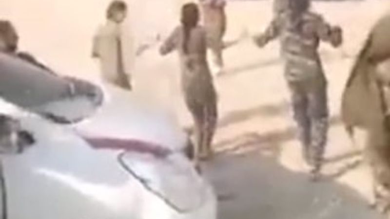 Tarım arazileri yanarken teröristler halay çekti