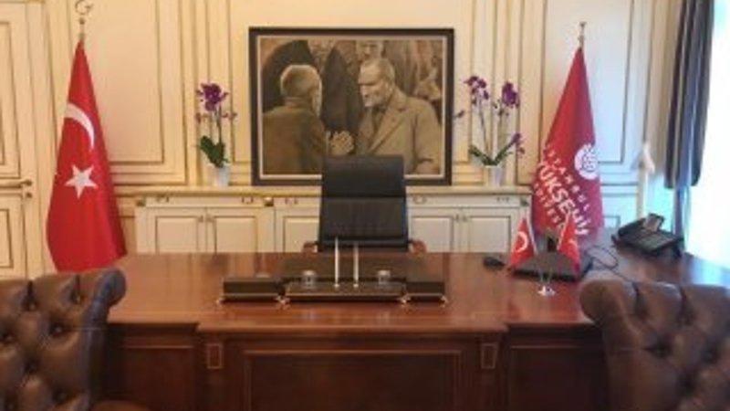 İBB Başkanı'nın odasına Atatürk resmi tekrar asıldı