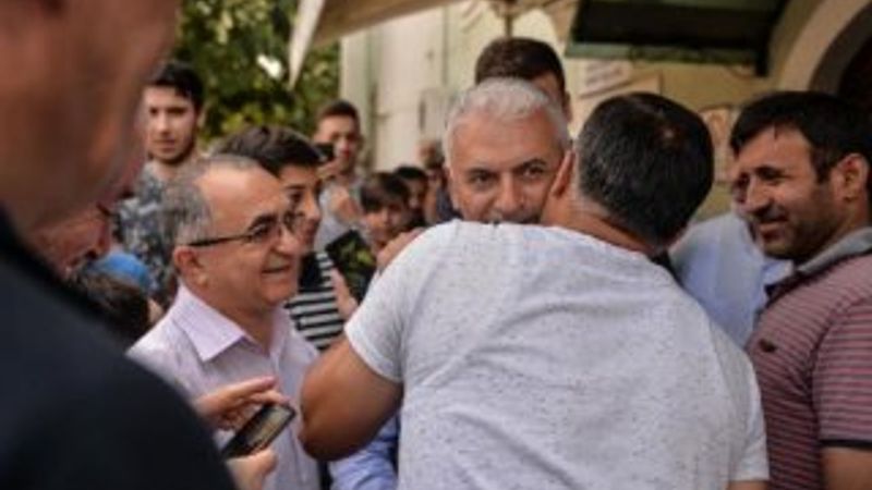 Binali Yıldırım: Çay teklifim geçerli