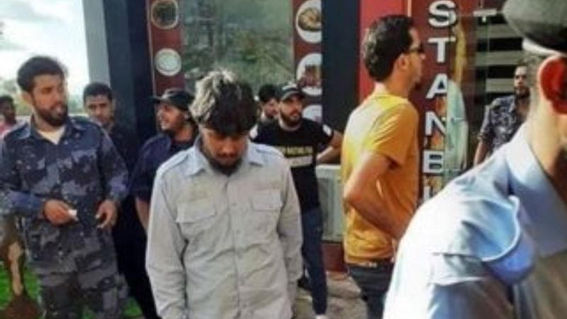 Libya Türklere ait dükkanları kapatmaya başladı