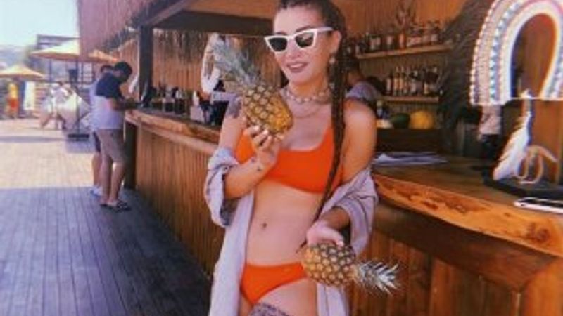 İrem Derici bikinili görüntülendi