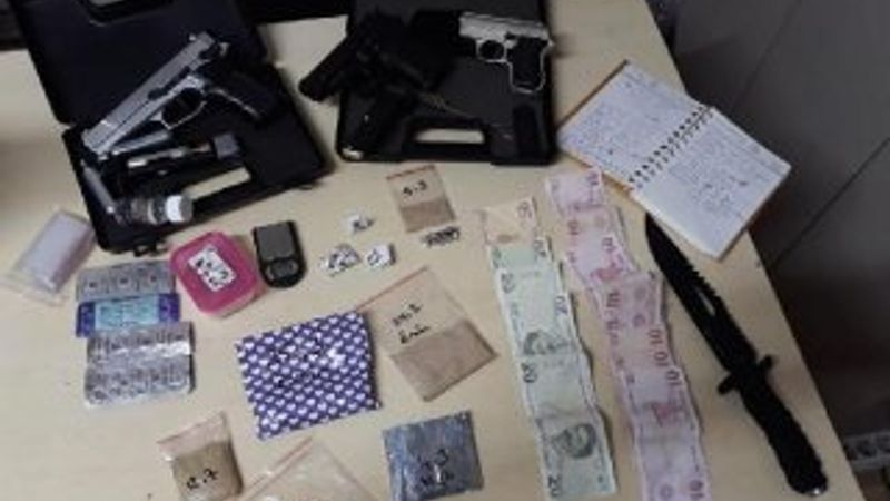 Ataşehir'de parkta çekirdek poşetinde uyuşturucu sattı