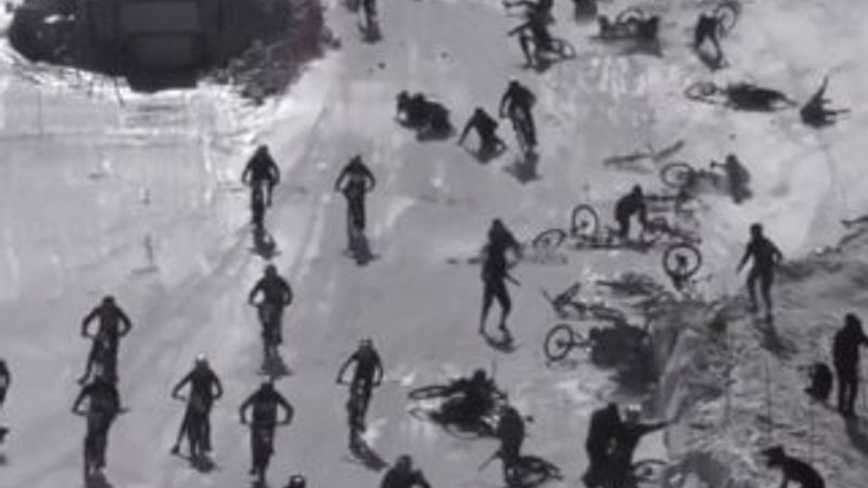 Fransa'da bisiklet yarışında yaşanan feci kaza