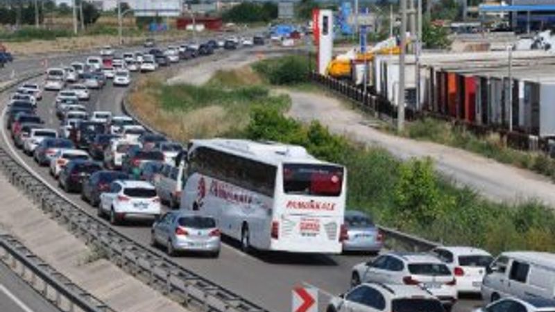 Trafik ışıklarını besleyen otomasyon panosunu çaldılar