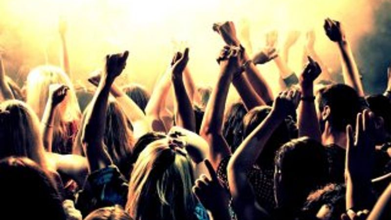 İstanbul Valiliği'nden eğlence mekanlarına uyarı