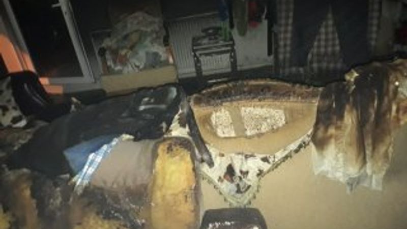 Patlayan klima evde yangın çıkardı: 3 yaralı