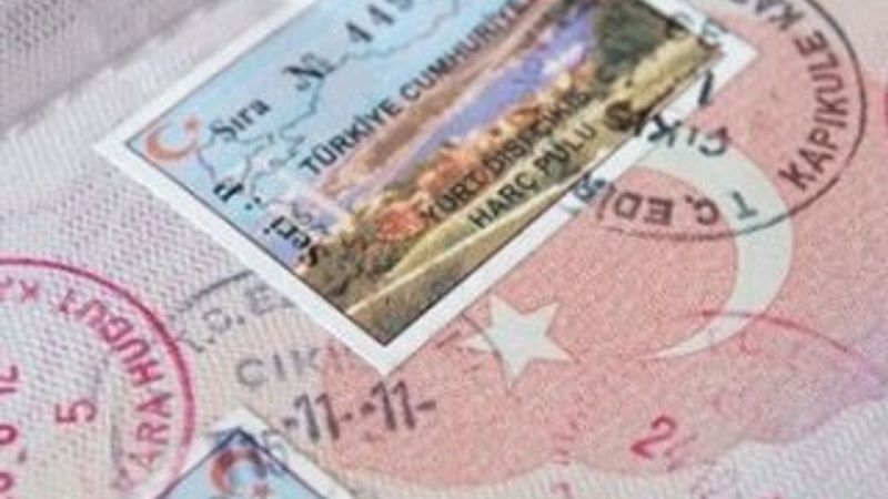 AK Parti'de yurt dışına çıkış harcı çelişkisi