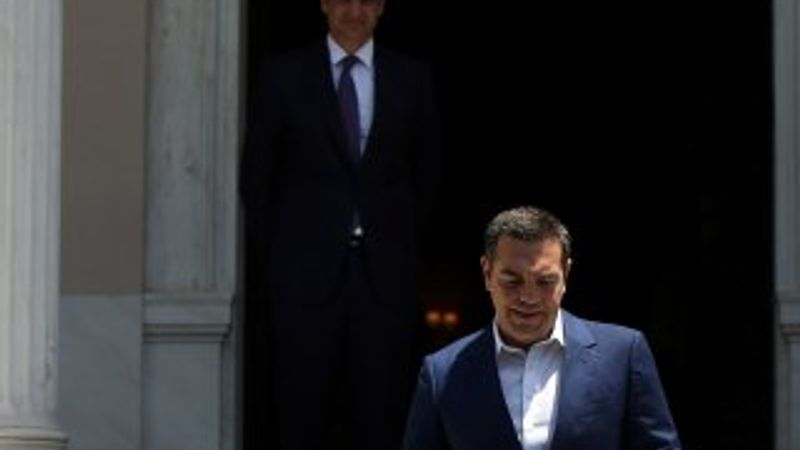 Miçotakis görevi Çipras'tan devraldı