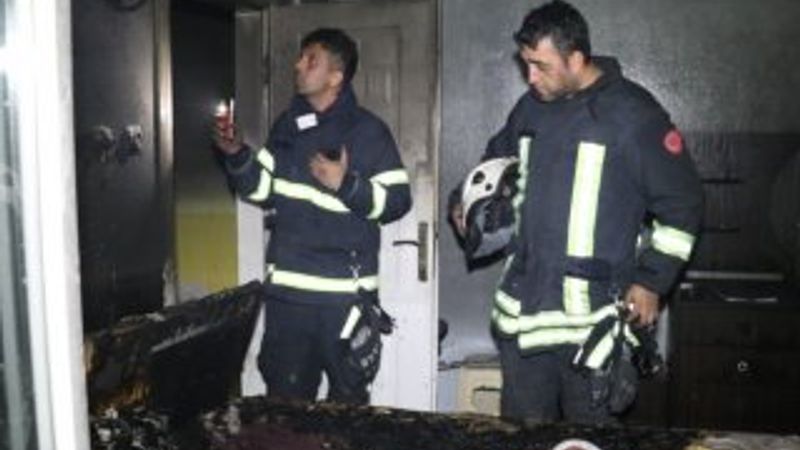 Eşinden ikinci kez ayrılan şahıs evi tinerle yaktı