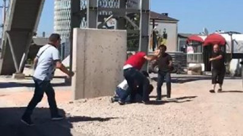 Minibüs şoförleri çekiç ve taşlarla birbirine saldırdı