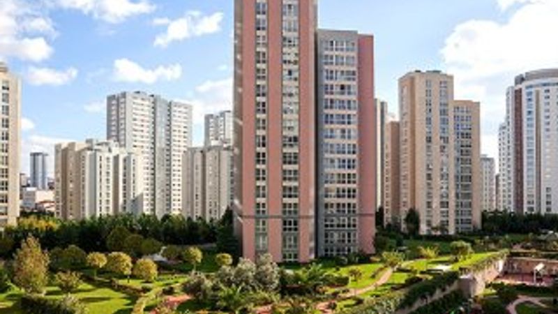 TOKİ, konutları teslim etmeye başladı