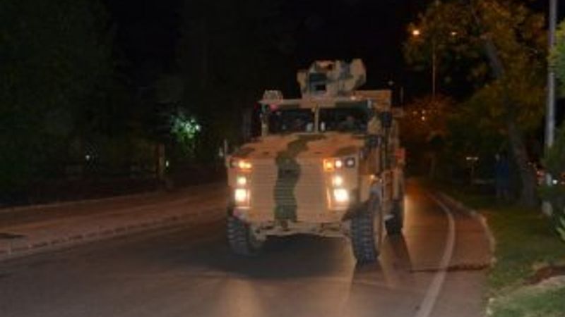 Gece yarısı Suriye sınırına askeri sevkiyat