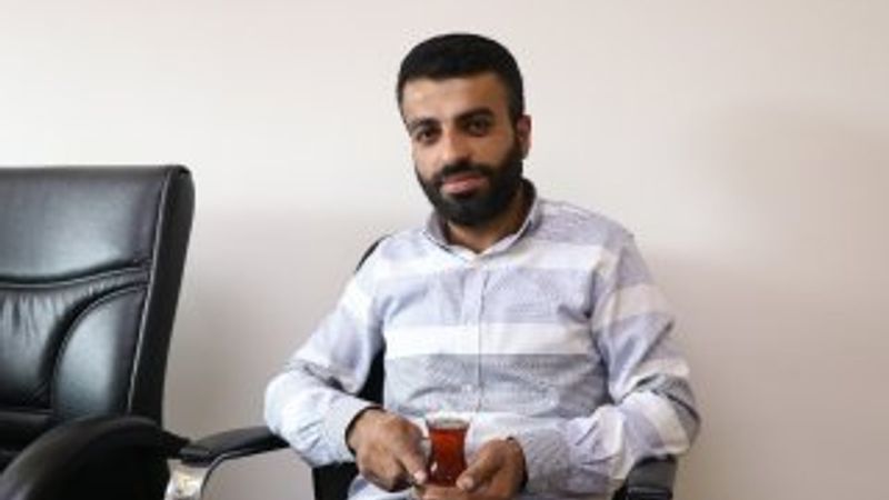 Yalova'da çayının içine tüküren kahveciden şikayetçi oldu