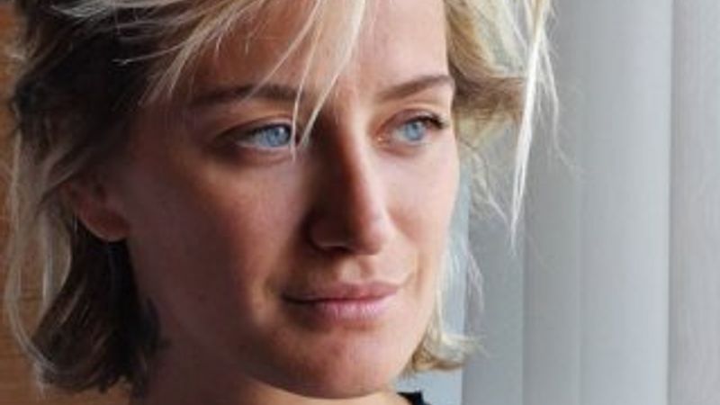 Didem Soydan giyim tarzında değişikliğe gitti