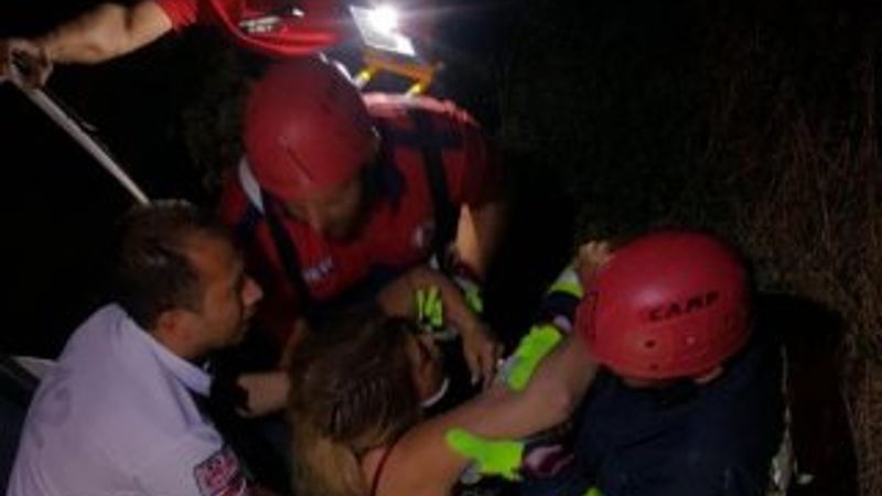 Kazanın şokunu atlatamayınca, otomobilden çıkmak istemedi