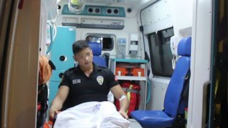 Adana'da polise bıçaklı saldırı