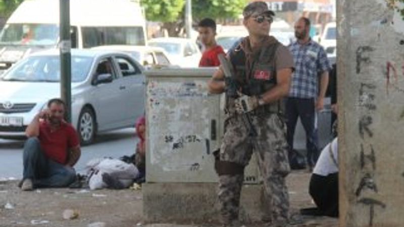 Adanalı olmayan Suriyeliler şehirden çıkarıldı