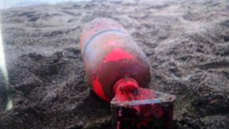 Karasu Plajı'nda denizaltı bombası bulundu