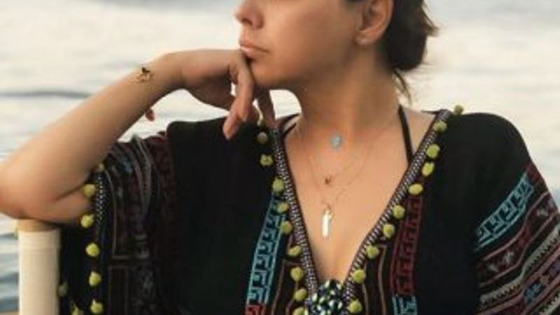 Ebru Gündeş'ten tatil bitti pozu