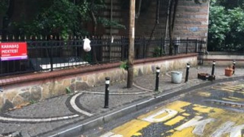 Beyoğlu'nda bir taksici turisti darbetti