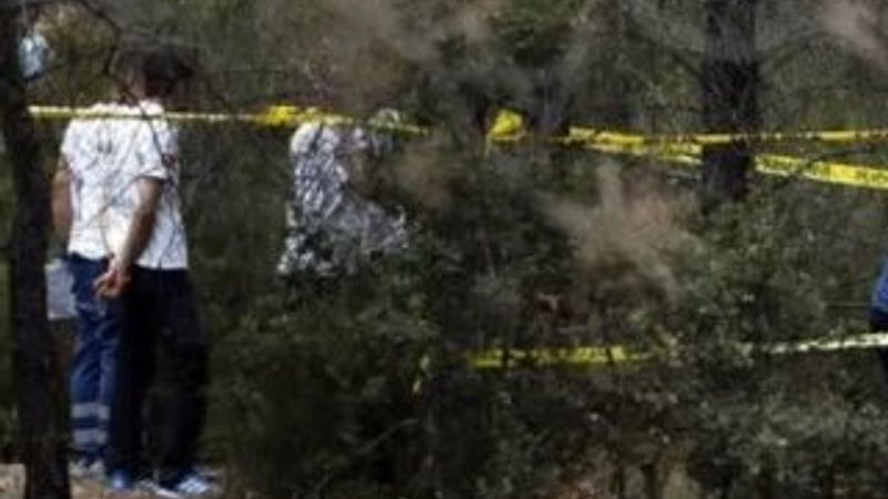 Eşini ve mesajlaştığı adamı vurdu