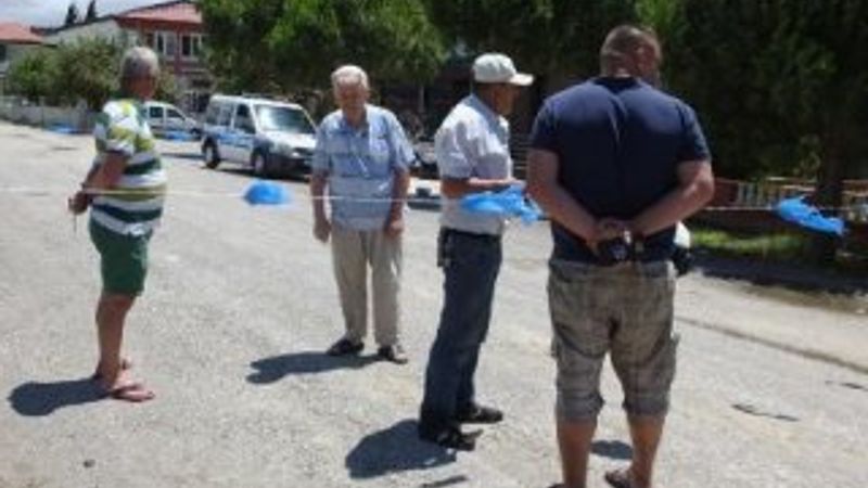 Balıkesir'de 'bu cadde benim' dedi, yolu kapattı