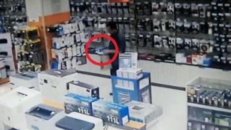 Kocaeli'de çaldıklarını sivil polise satmaya çalıştı