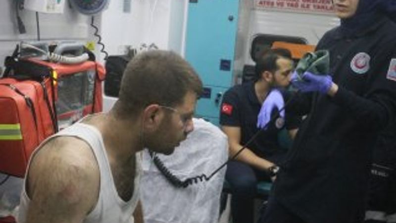 Adana'da yangında 3 kişi dumandan etkilendi