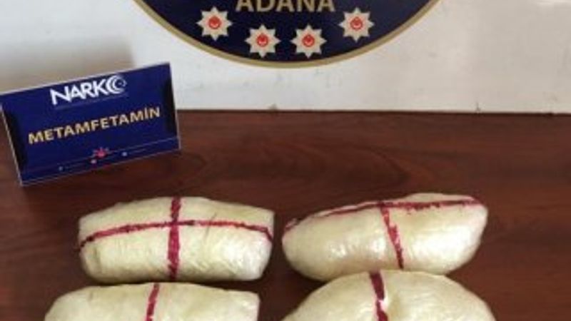 Adana'da araca gizli uyuşturucuyu narkotik köpeği buldu