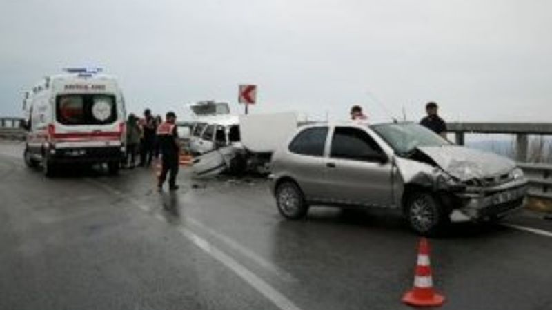 İznik'te aynı virajda ikinci kaza: 6 yaralı