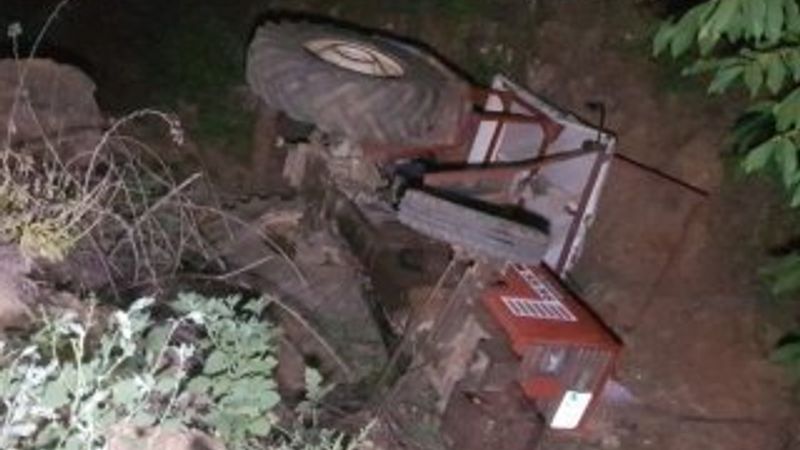 Nazilli’de baba ile kız traktörün altında kaldı