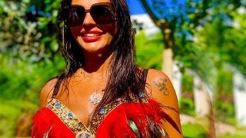 Süreyya Yalçın'ın plaj tarzı