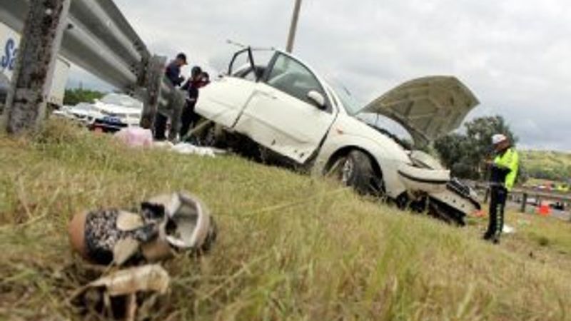 Trafik kazası geçiren hala ve yeğen hayata tutunamadı