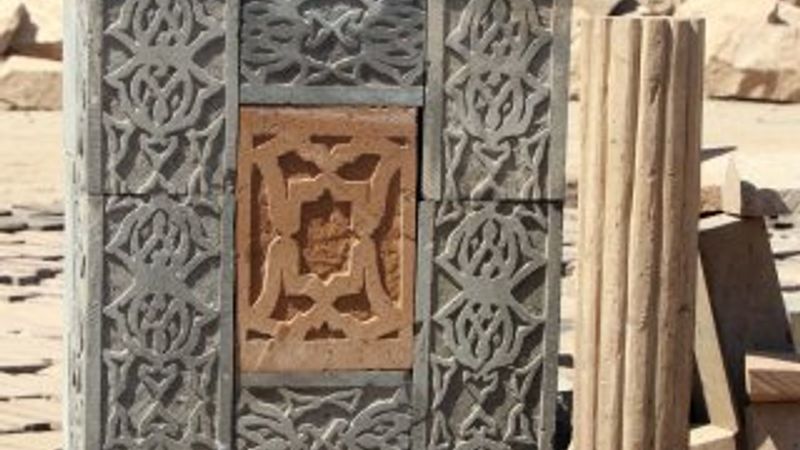 Bitlis’teki işçilerin zorlu Ahlat taşı çalışmaları başladı