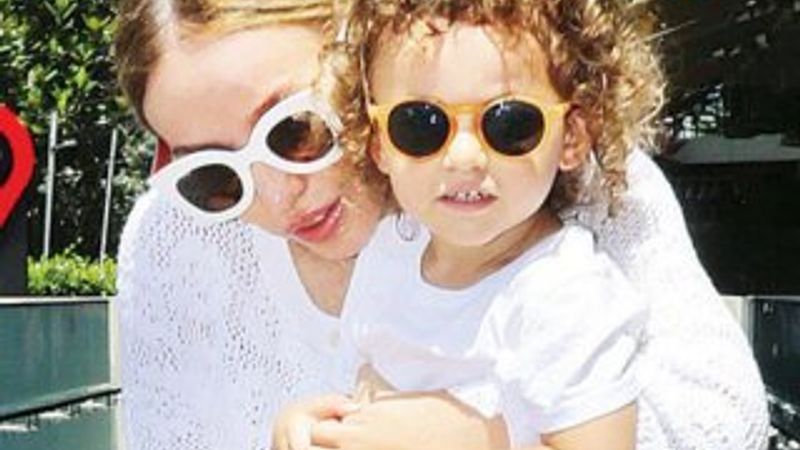 Gülşen: Azur'u gezdiriyoruz