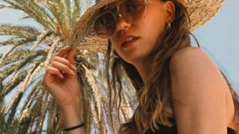 Serenay Sarıkaya'dan yaz pozu