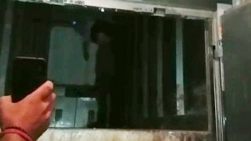 Asansör boşluğuna sıkışan adam hayatını kaybetti