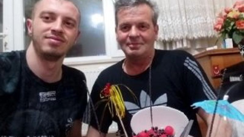 İzmir'de yol verme kavgasına baba-oğula saldırdılar