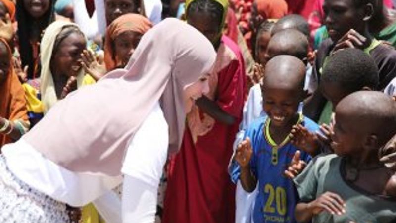 Gamze Özçelik Kamerun'da