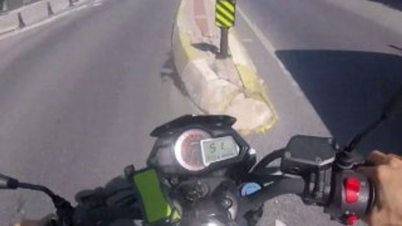 İstanbul’da motosikletli sollama yaparken kaza yaptı