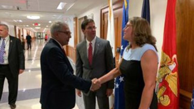 ABD’nin yeni Savunma Bakanı Esper yeminle başladı