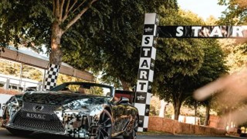 Lexus yeni aracını üstü açık üretecek