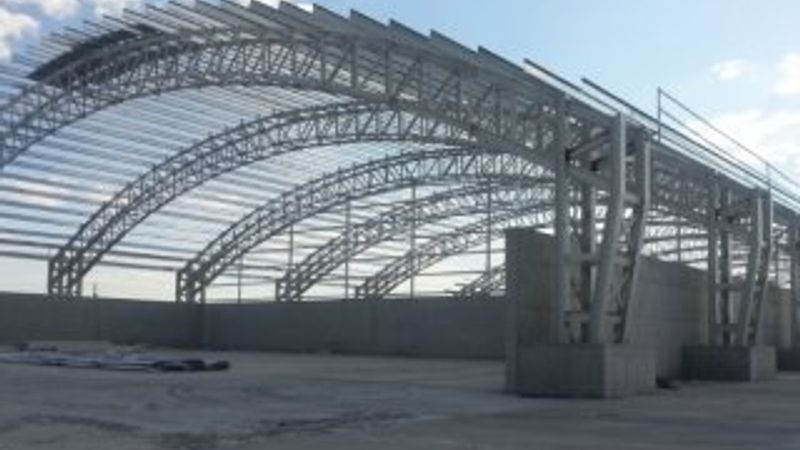 Sakarya'da çelik konstrüksiyonu çalmak isteyen hırsızlar