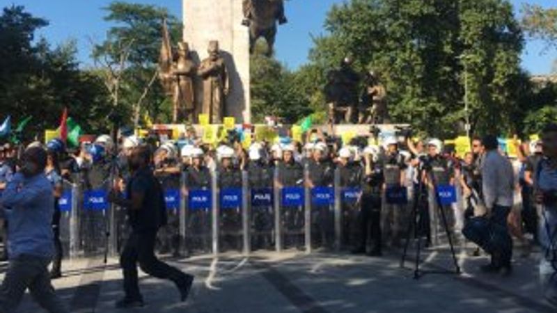 İstanbul'da eylem, sınır kapısında yoğunluk