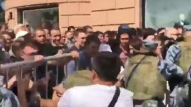 Sputnik Rusya'da Putin karşıtı gösteriye yer vermedi