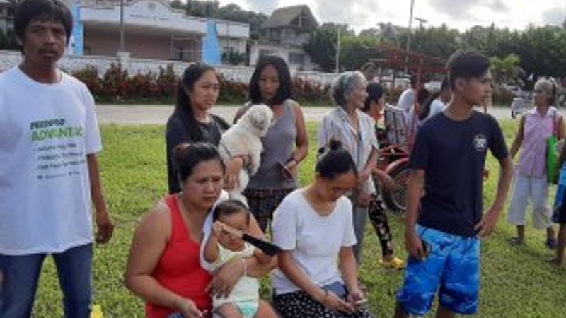 Filipinler'de depremler can aldı